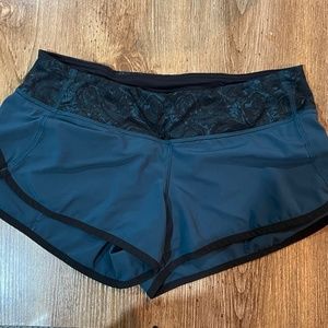 Lululemon Speed Up Low-Rise Lined Short